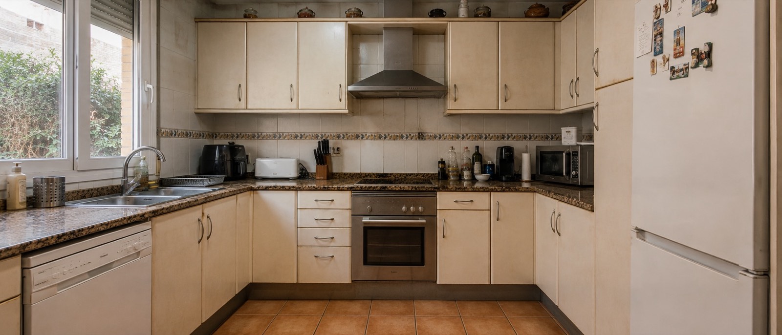 Estado inicial del caso: La cocina que volvió a ser blanca. — Sarrià-Sant Gervasi, Barcelona